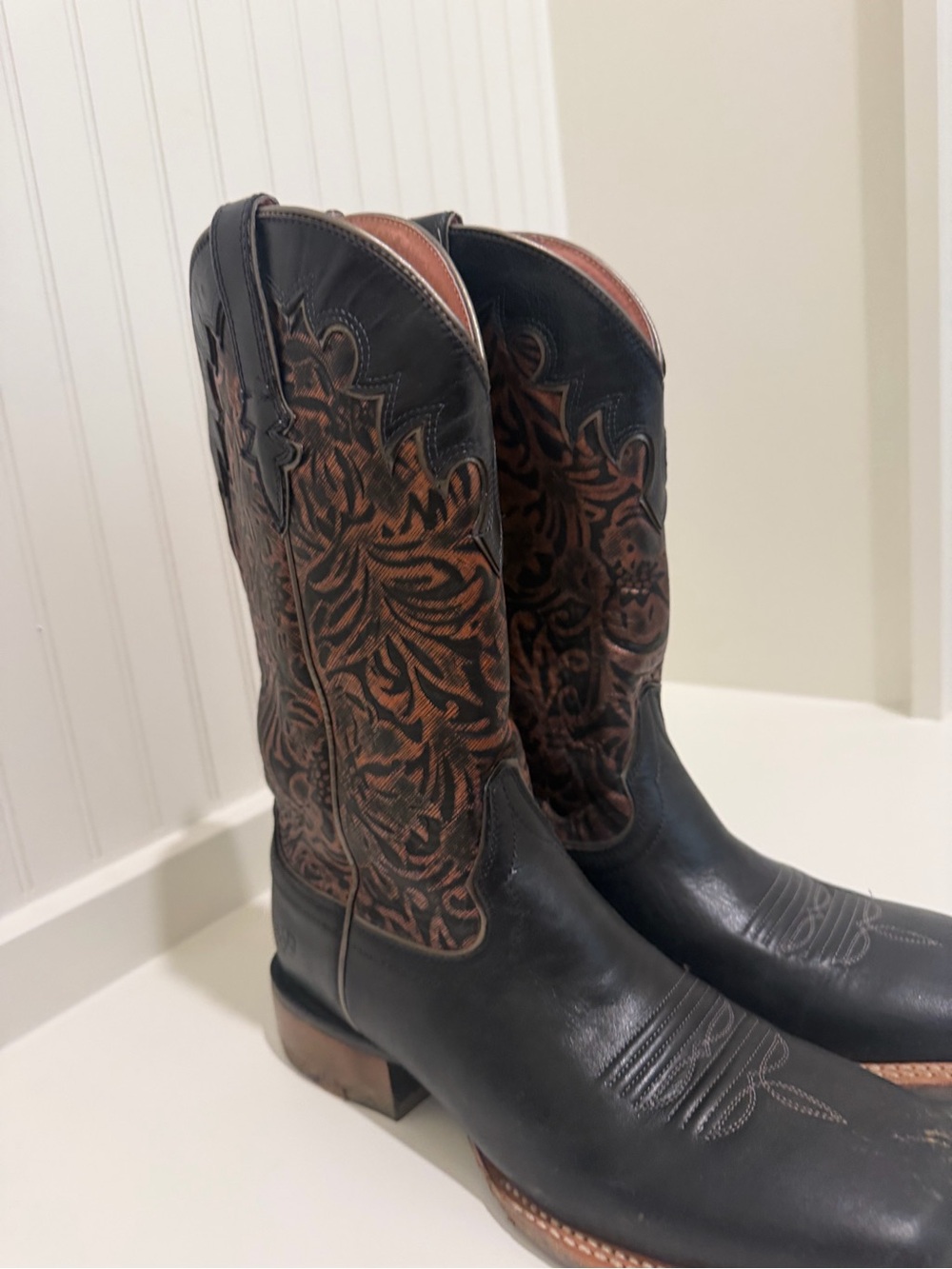 Women’s Ariat Black Western Boots with Floral Rose Gold Shaft